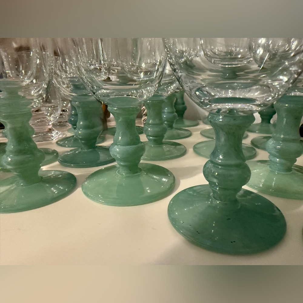 4 Villeroy and Boch Romania Isabelle Green Jade Claret Wine Glasses - Picture 2 of 15